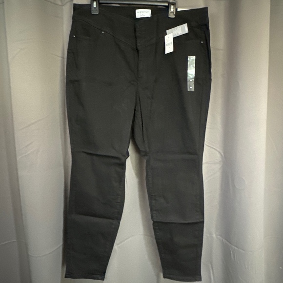 Lane Bryant High Rise Black Jegging - Picture 2 of 2